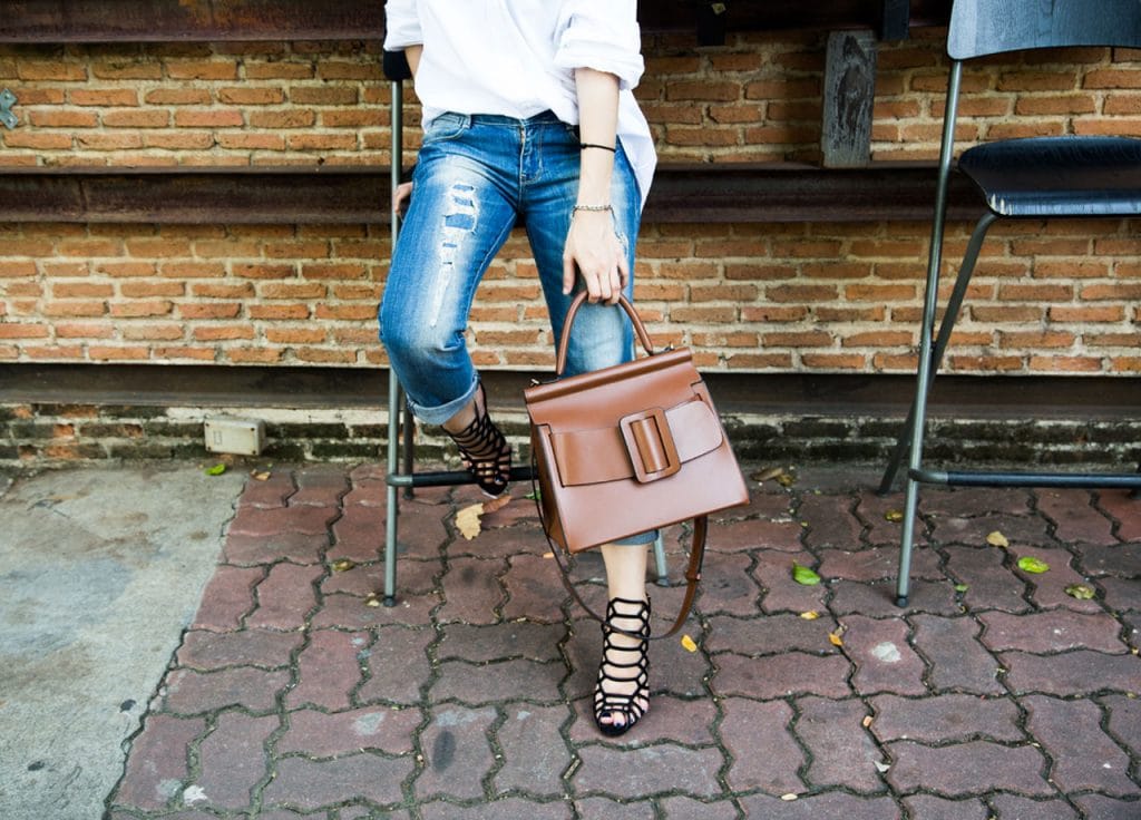 what to wear with a brown handbag